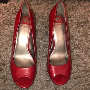 Size 11 red fergalicious heels never worn